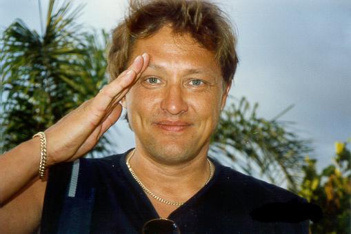 hojaa11.JPG (27071 bytes)