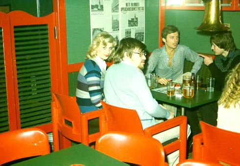 hojaa37.JPG (36197 bytes)